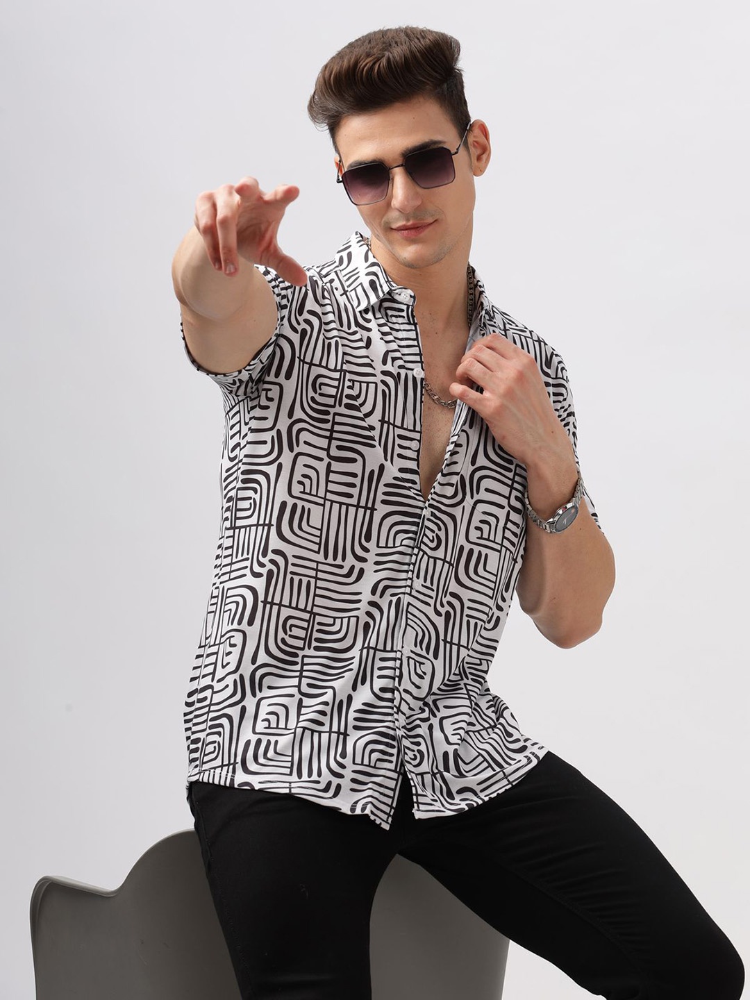 

BULLMER Men Standard Spread Collar Graphic Printed Cotton Casual Shirt, Black