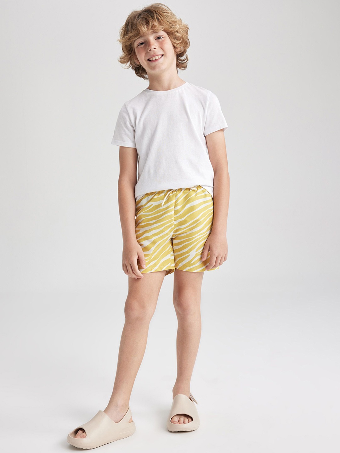 

DeFacto Boys Printed Swim Shorts, Yellow