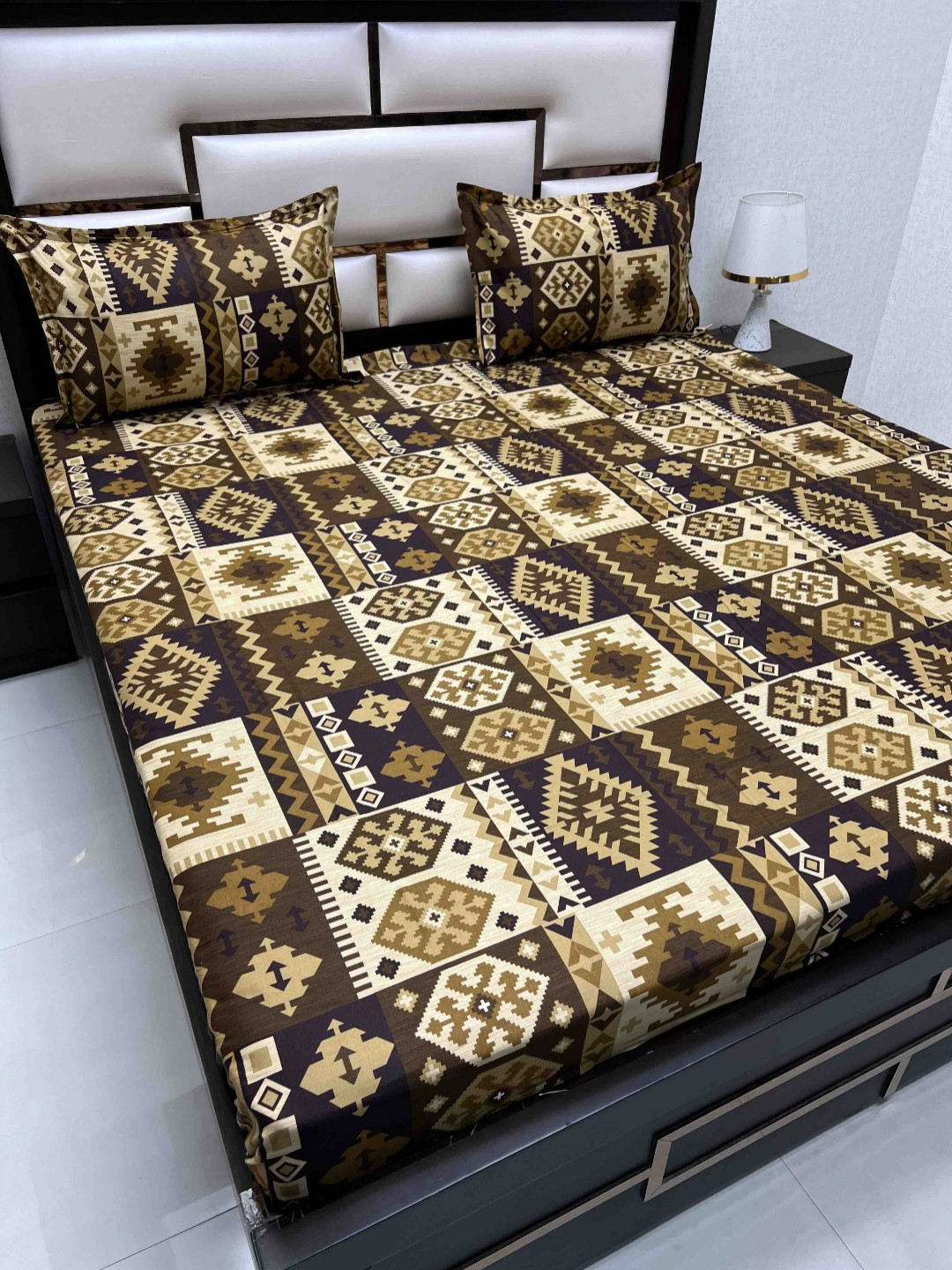 

Pure Decor Velar Sib Brown Printed 300 TC Cotton King Bedsheet with 2 Pillow Covers
