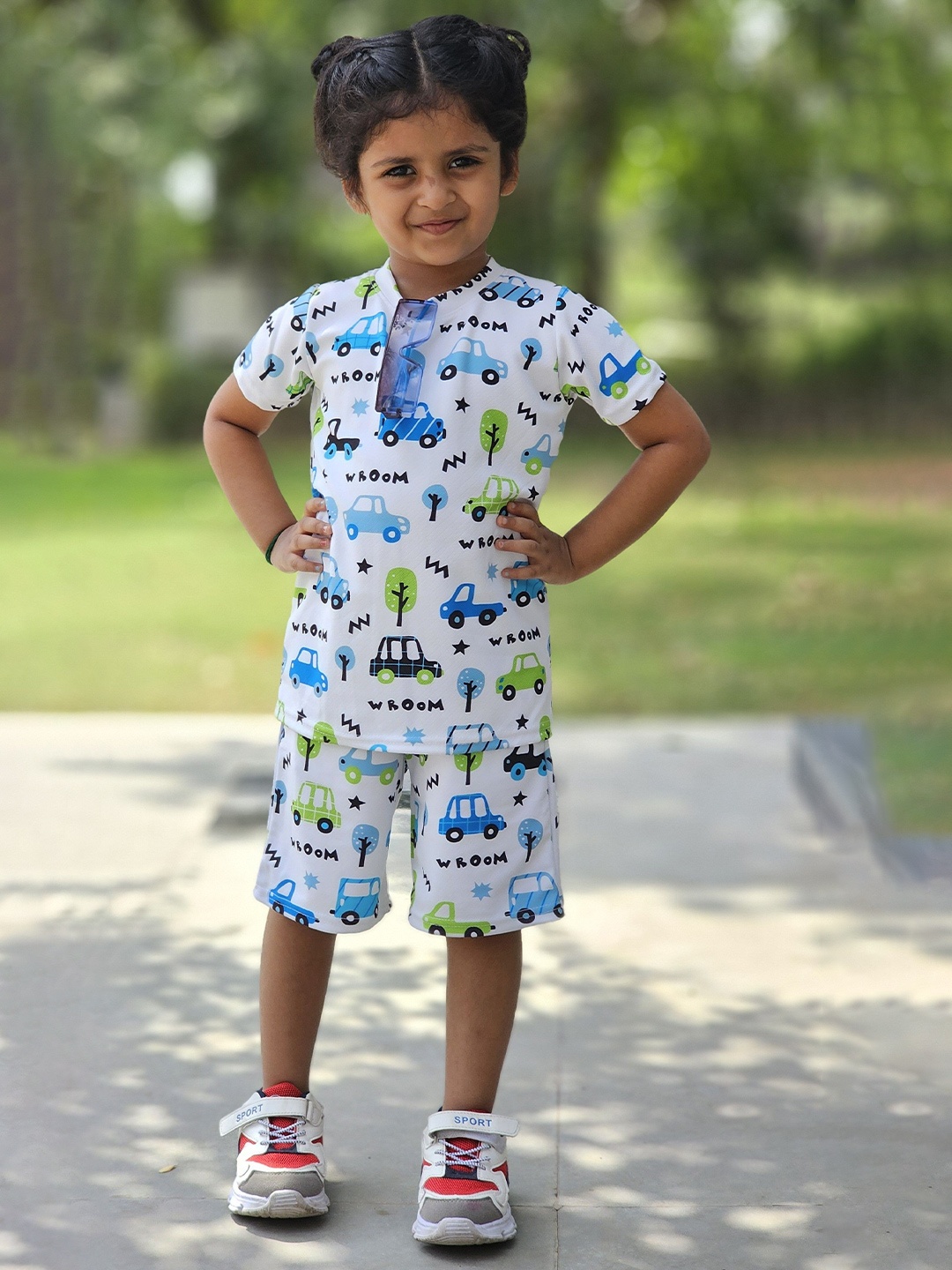

Emblica Girls Printed Round Neck T-shirt with Shorts, White