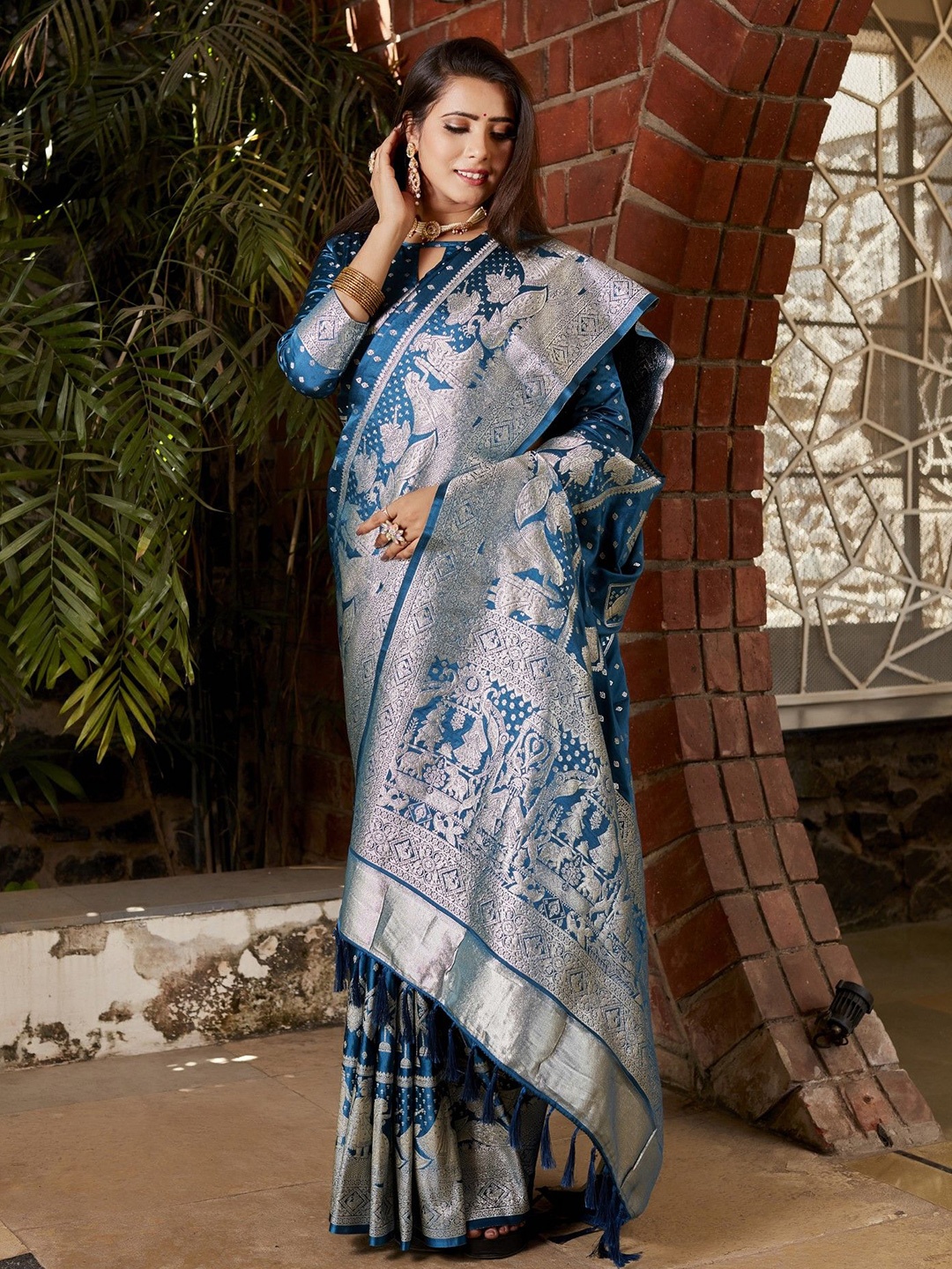 

Anaita Woven Design Zari Pure Silk Kanjeevaram Saree, Teal
