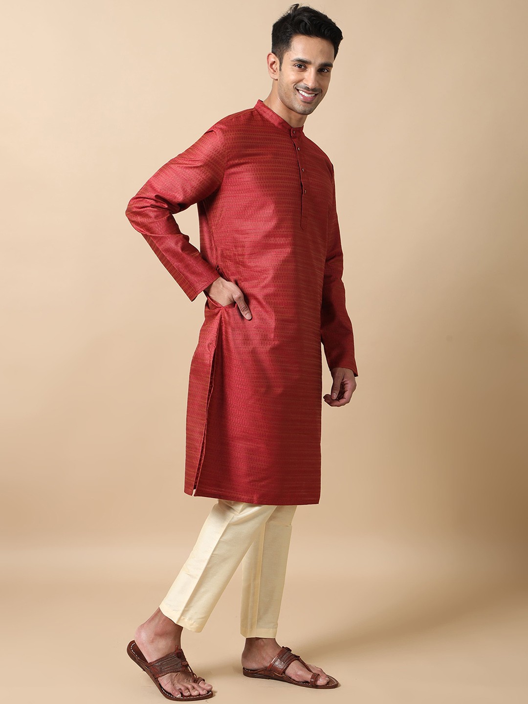 

FILORI Ethnic Motifs Woven Design Jacquard Weave Straight Kurta with Pyjamas, Maroon