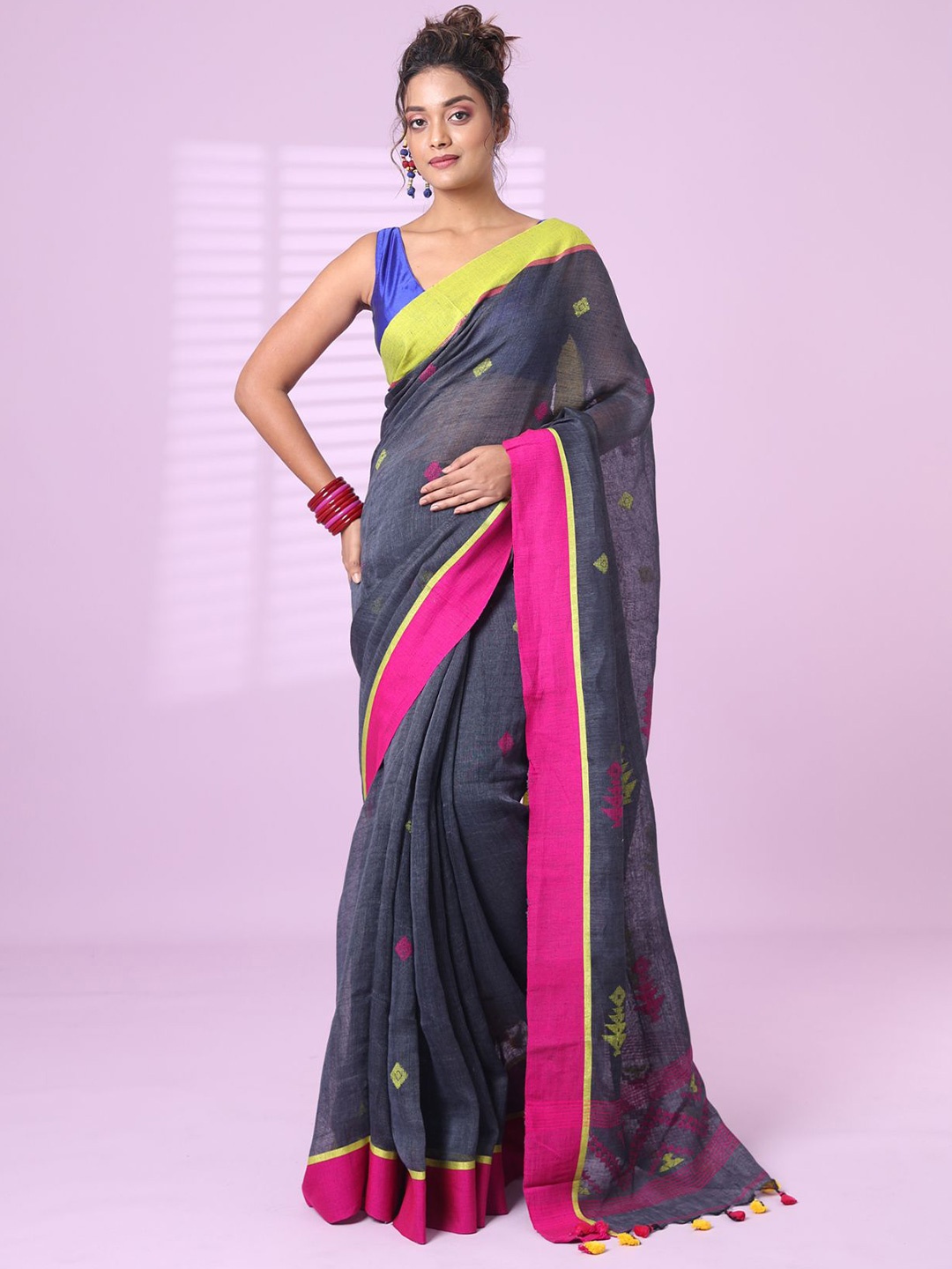 

Charukriti Woven Design Pure Linen Saree With Ganga Jamuna Border, Grey