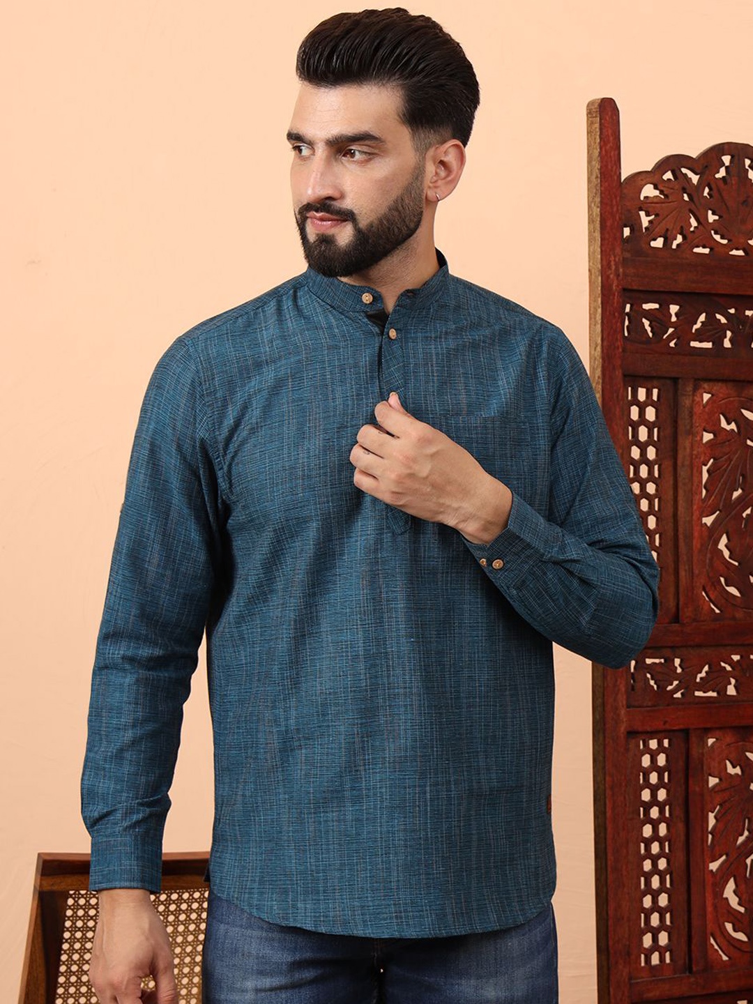 

Latest Chikan Garments Striped Mandarin Collar Straight Short Kurta, Blue