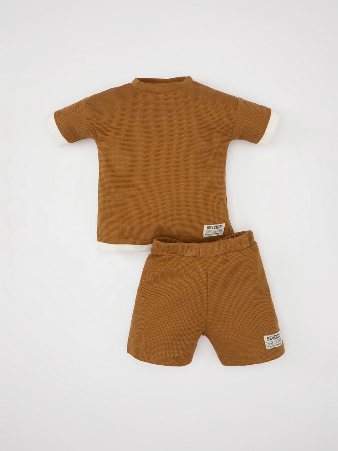 

DeFacto Boys Pure Cotton T-shirt with Shorts, Brown