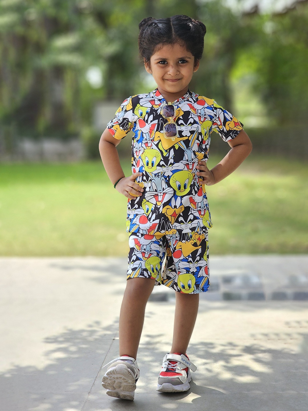 

Emblica Girls Looney Tunes Graphic Printed T-shirt with Shorts, White