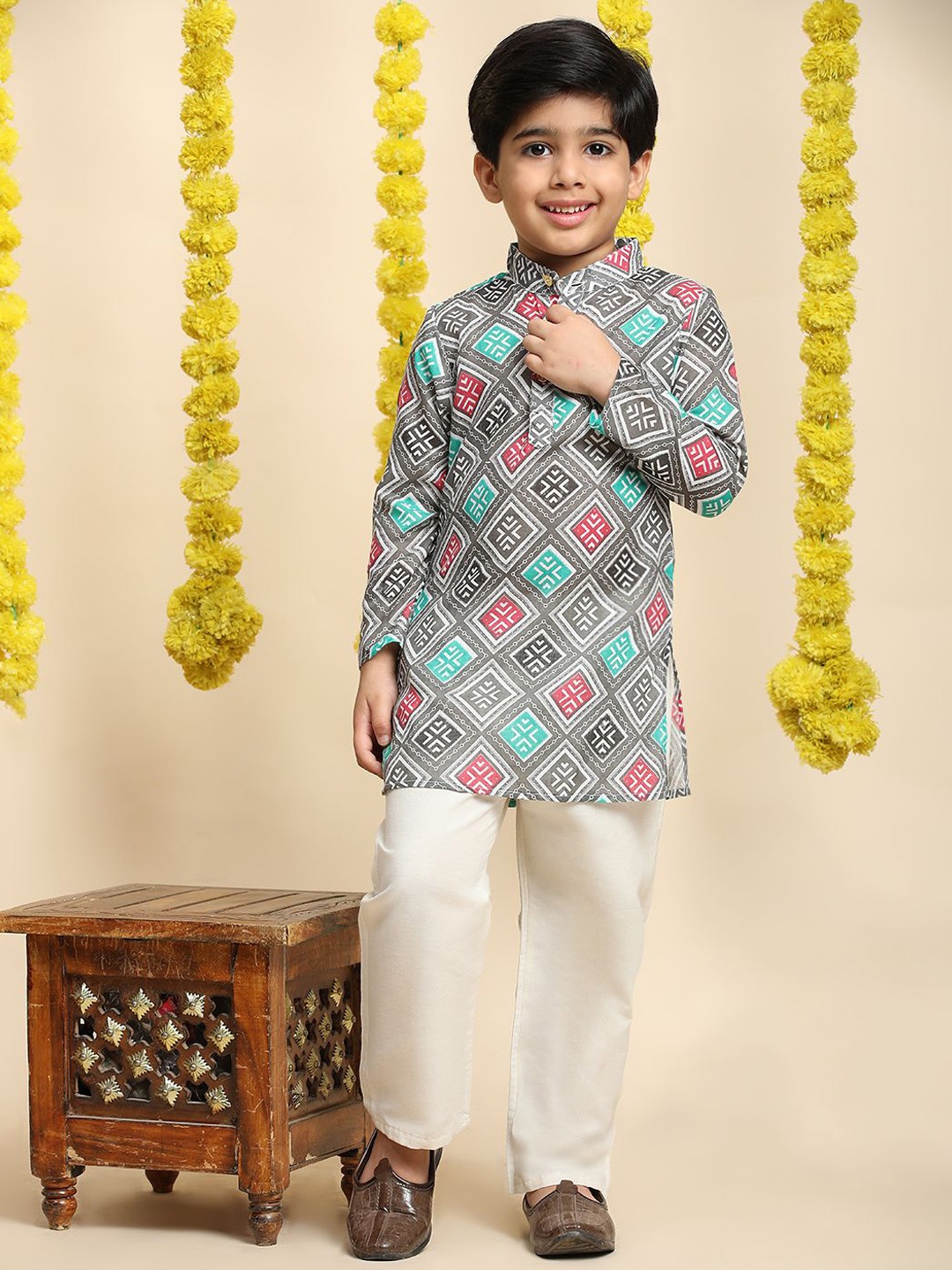 

Cutiekins Boys Geometric Printed Band Collar Straight Kurta With Trousers, Black