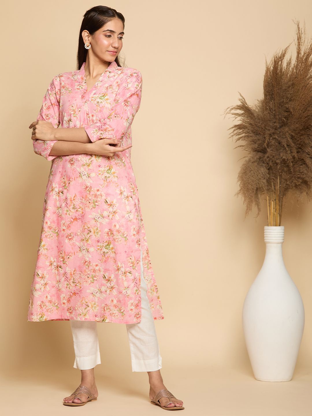 

Chandbaali Floral Printed V-Neck Pure Cotton Straight Kurta, Pink