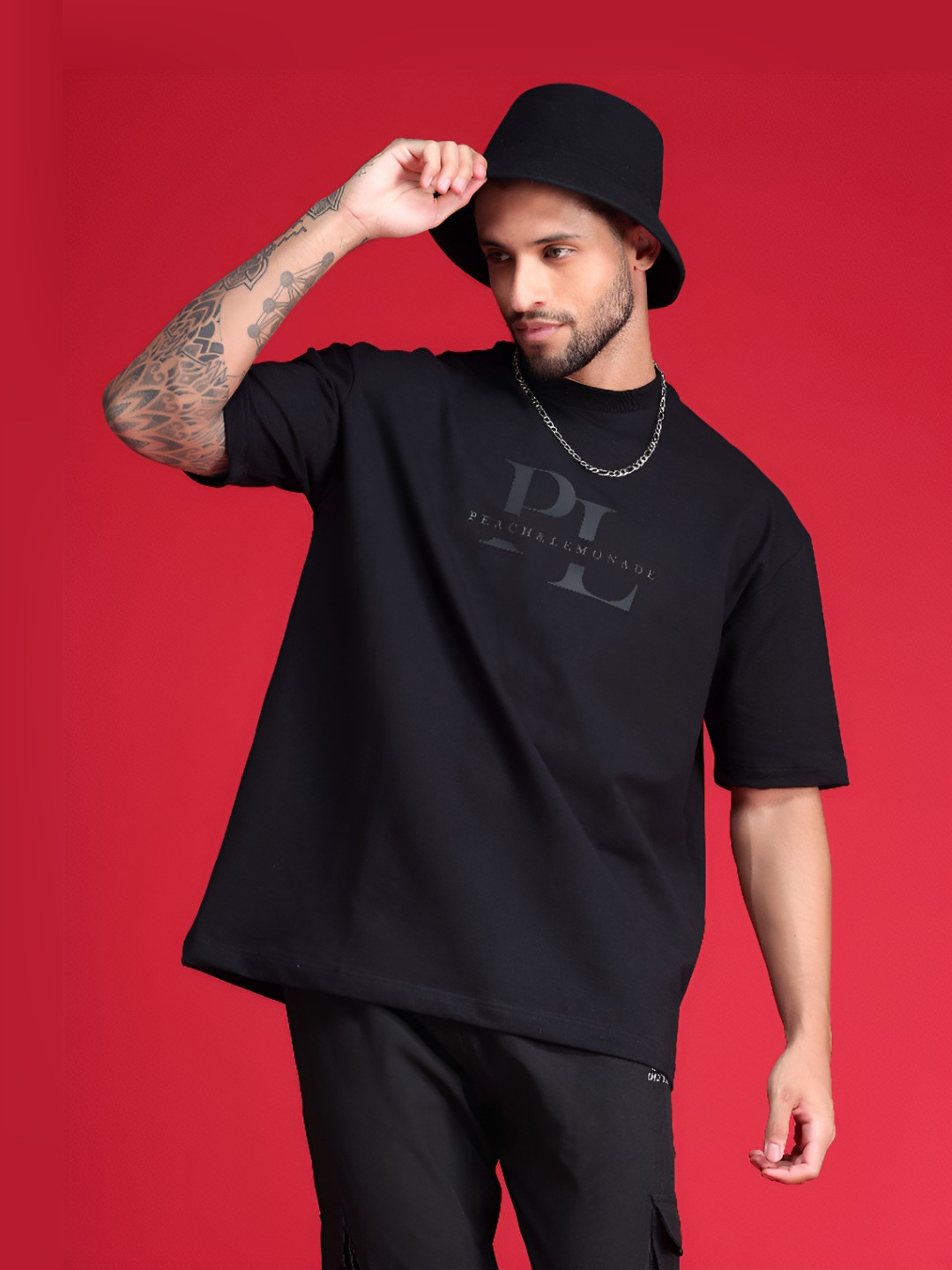 

Peach & Lemonade Men Typography Printed Round Neck Cotton Oversized T-Shirt, Black