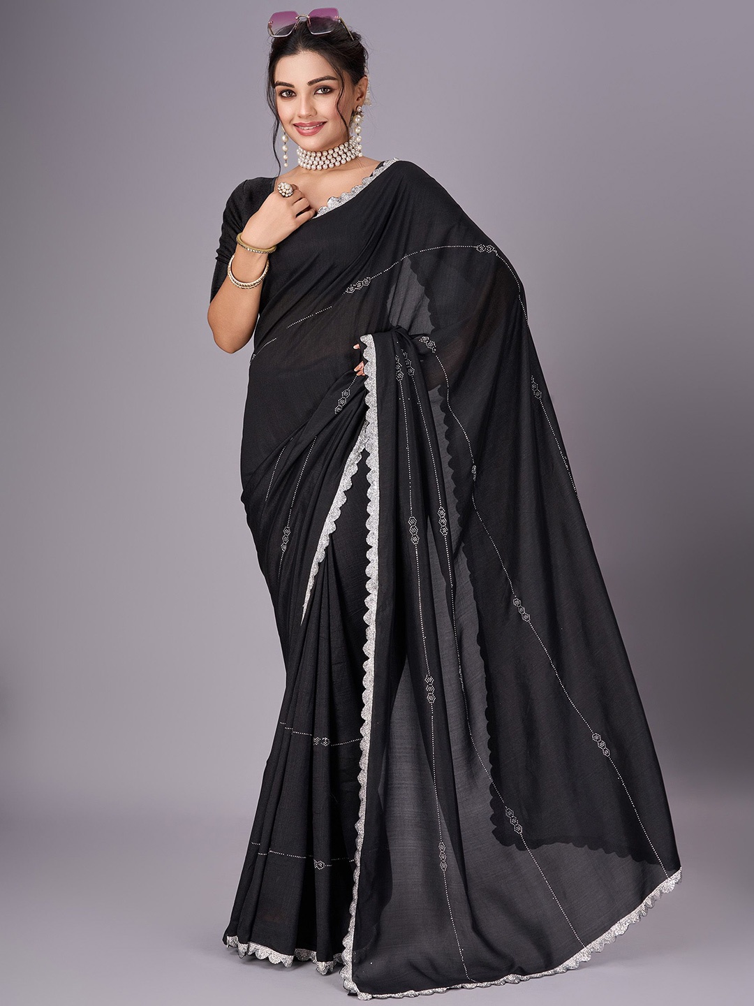 

SANJANA SILK Embellished Zari Jute Silk Saree, Black