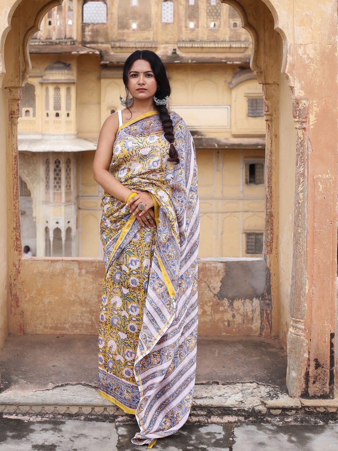 

Moora Floral Zari Pure Cotton Bagru Saree, Yellow