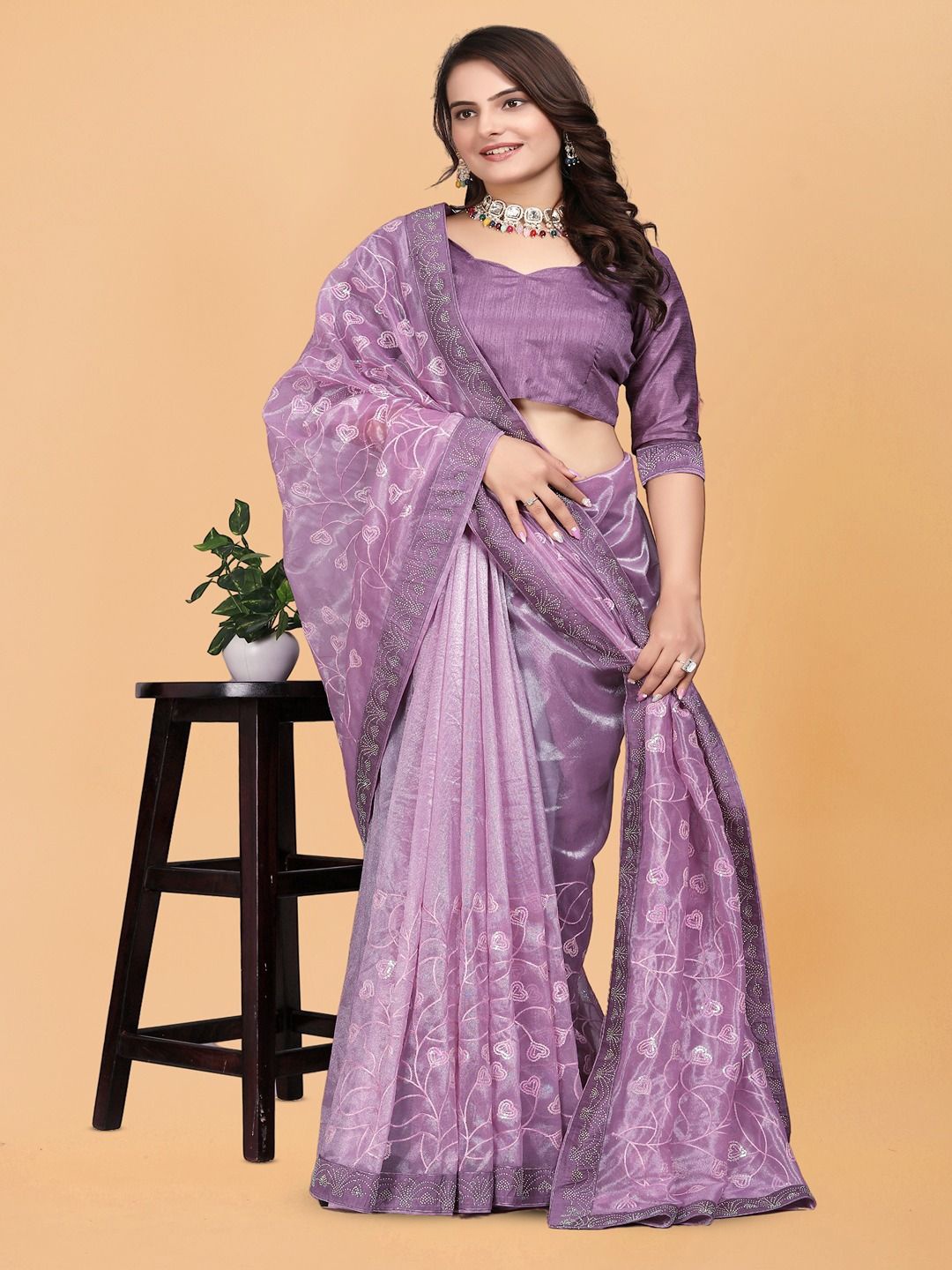 

ANJAVI FASHION Floral Embroidered Net Heavy Work Maheshwari Saree, Purple