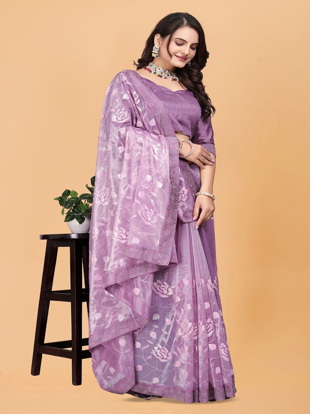 

ANJAVI FASHION Floral Embroidered Net Heavy Work Maheshwari Saree, Purple