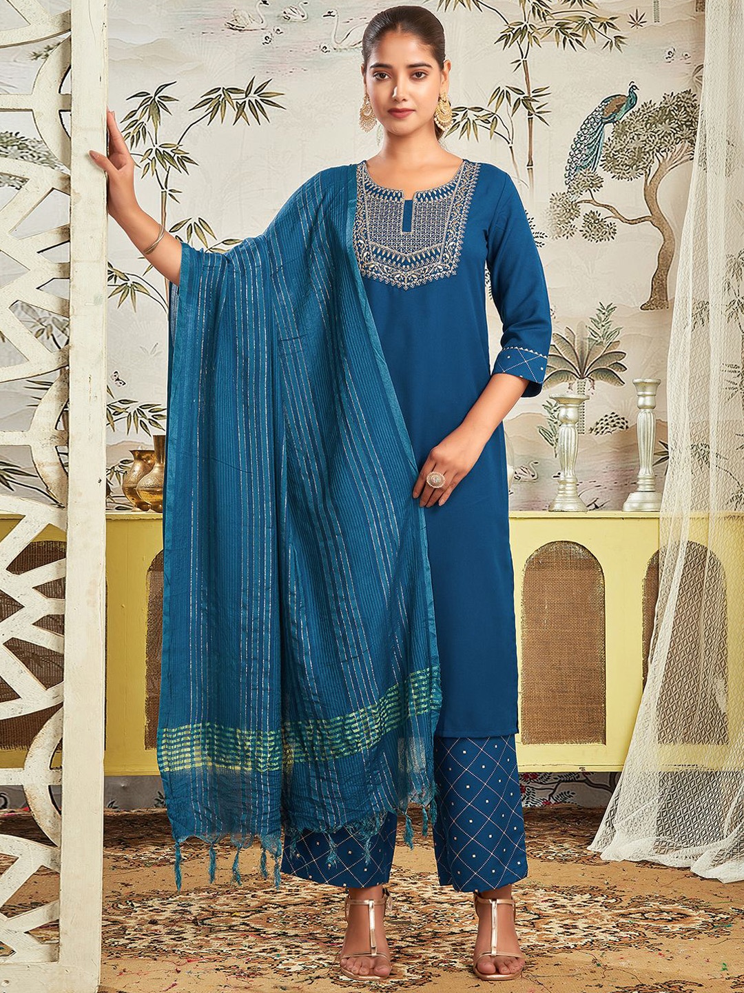 

SKYLEE Ethnic Motifs Yoke Design Sequinned Kurta with Palazzos & Dupatta, Blue