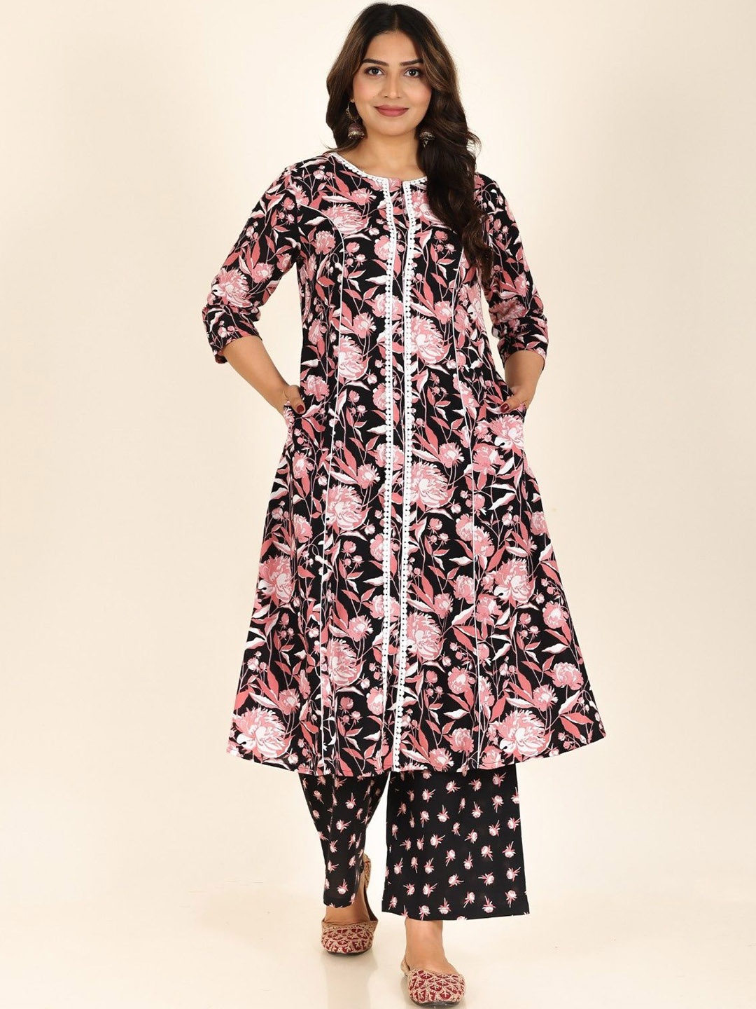 

Aramya Floral Printed Pure Cotton A-Line Kurta, Black