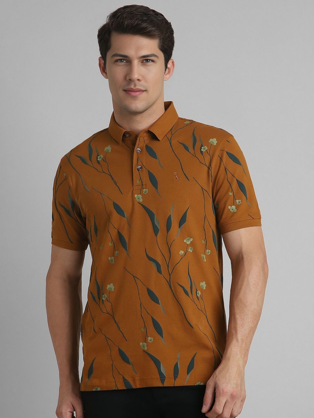 

SIMON CARTER LONDON Men Floral Printed Polo Collar Cotton Slim Fit T-Shirt, Brown