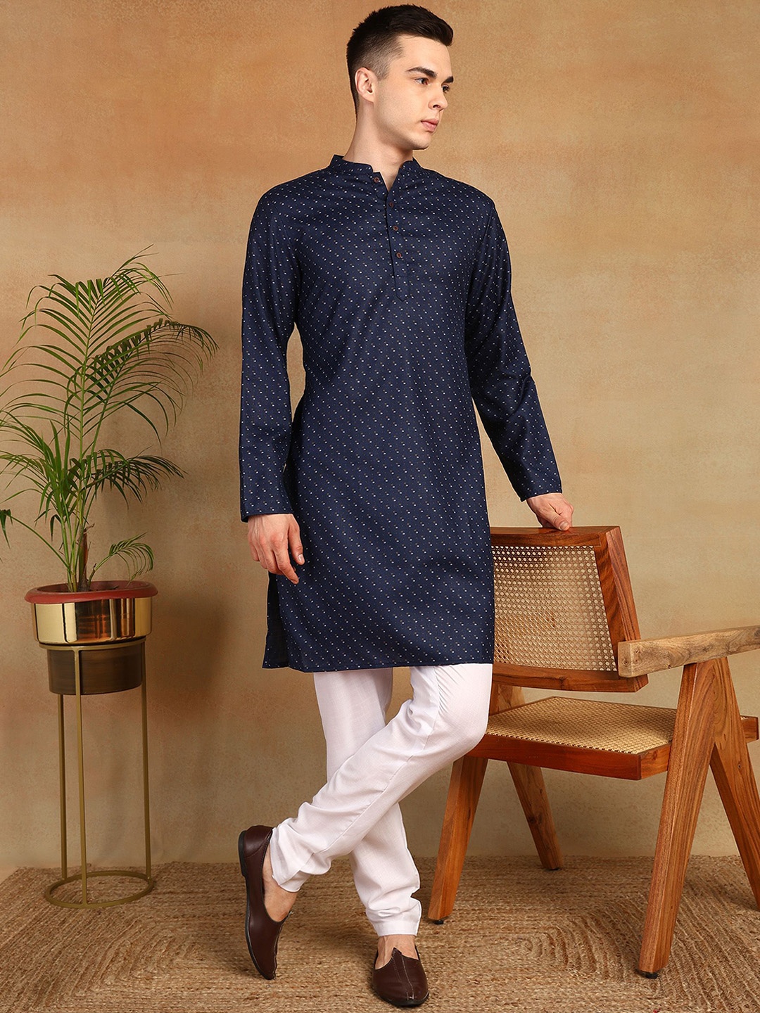 

Anouk Navy Blue Geometric Printed Mandarin Collar Straight Kurta