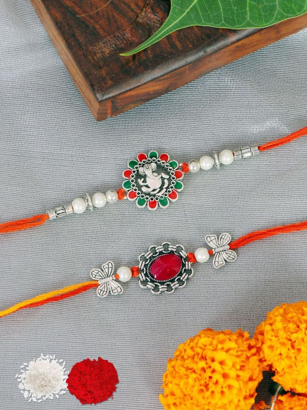 

Crunchy Fashion Thread Rakhi, Red