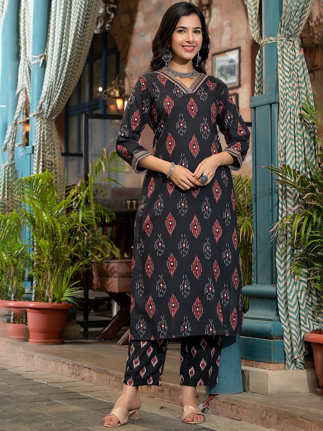 

KALINI Ethnic Motifs Printed Straight Kurta, Black