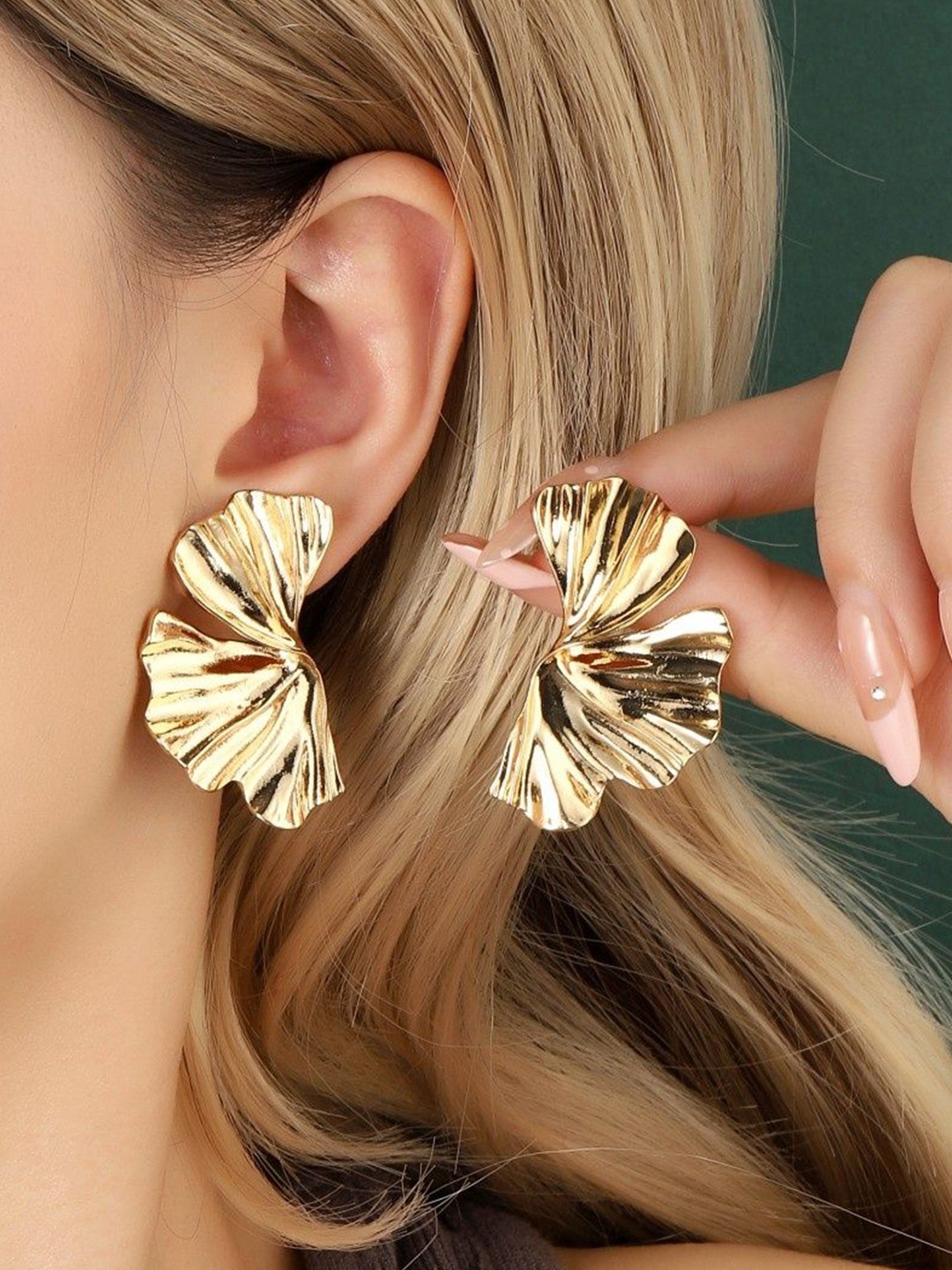 

SALTY Women Alchemy Gold Petals Earring
