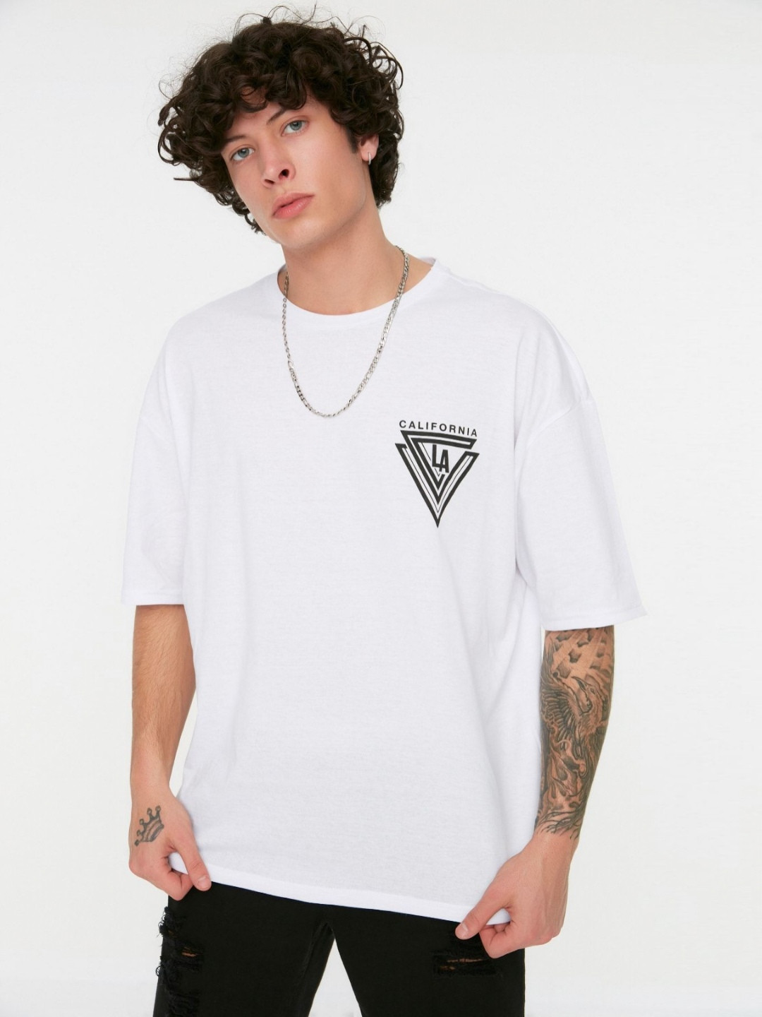 

Trendyol Men Solid Round Neck Cotton Oversized T-Shirt, White