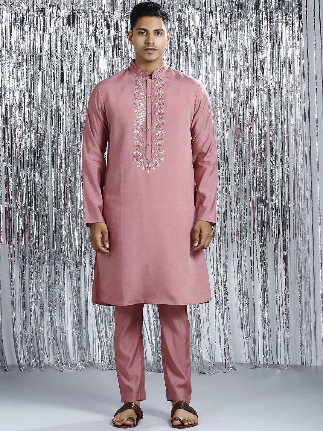 

Be Desi Men Floral Embroidered Regular Kurta with Pyjamas, Mauve