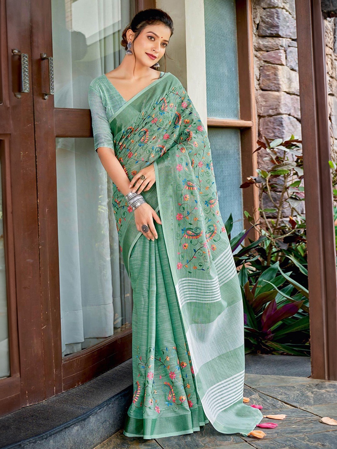 

MySilkLove Floral Embroidered Linen Blend Saree, Green