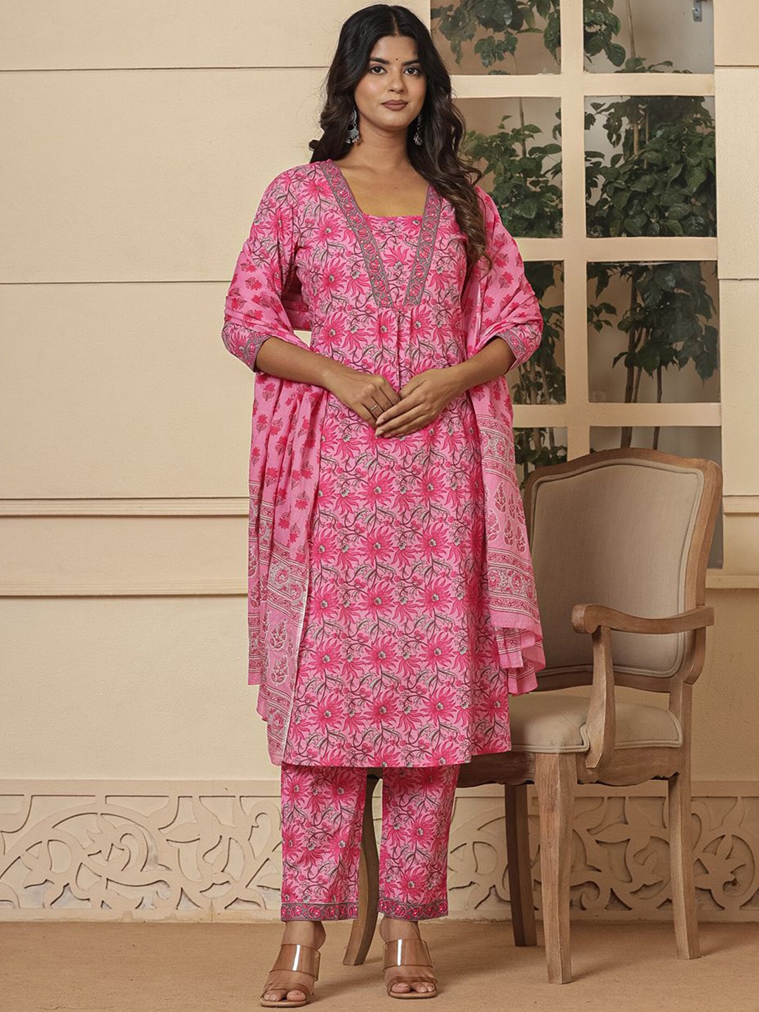 

Yufta Women Floral Embroidered Regular Sequinned Pure Cotton Kurta with Trousers & With Dupatta, Pink