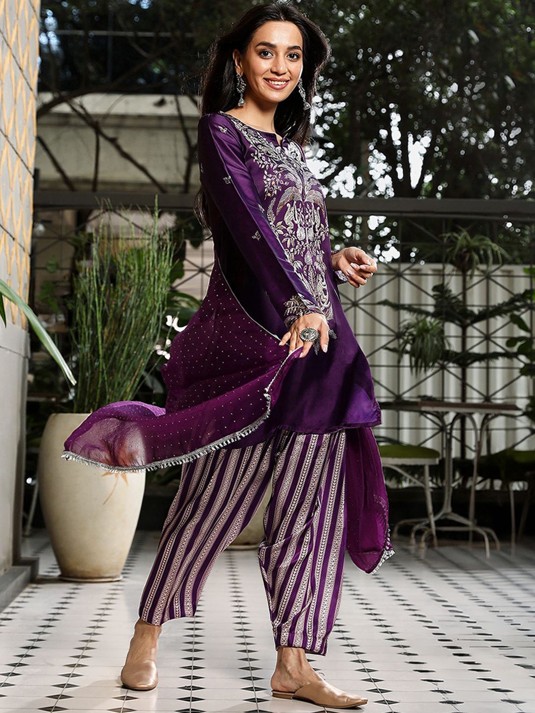 

QISSA Ethnic Motifs Printed Regular Kurti With Patiala & Dupatta, Purple