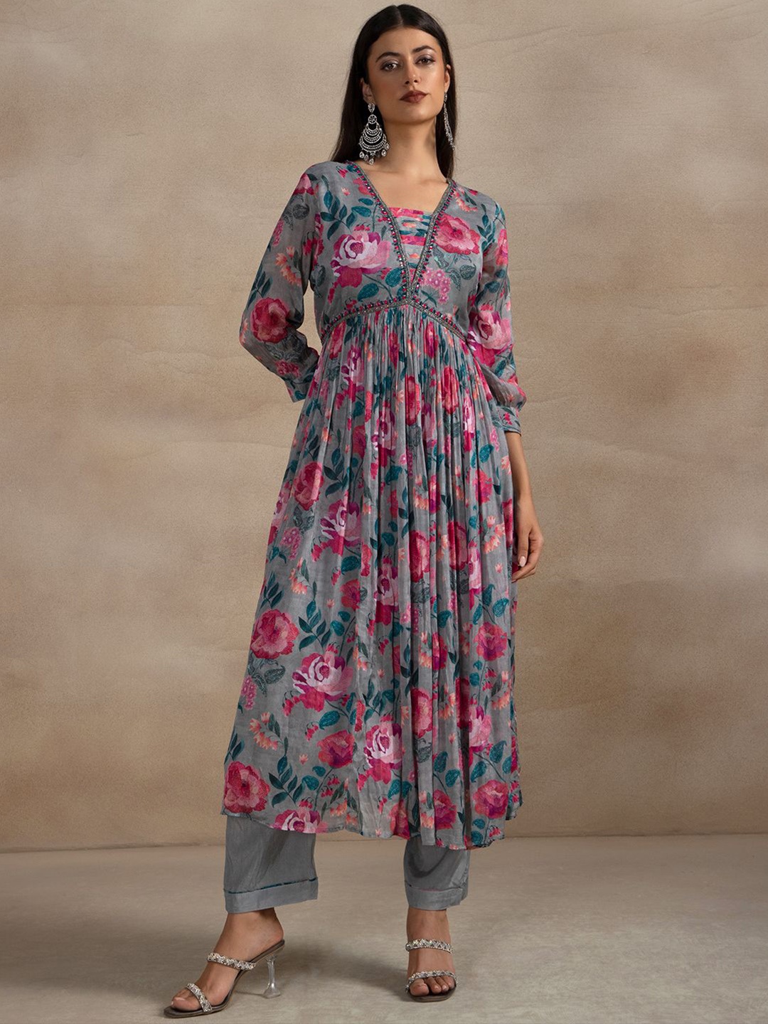 

Rang by Indya Women Floral Printed Regular Kurta with Trousers & With Dupatta, Grey