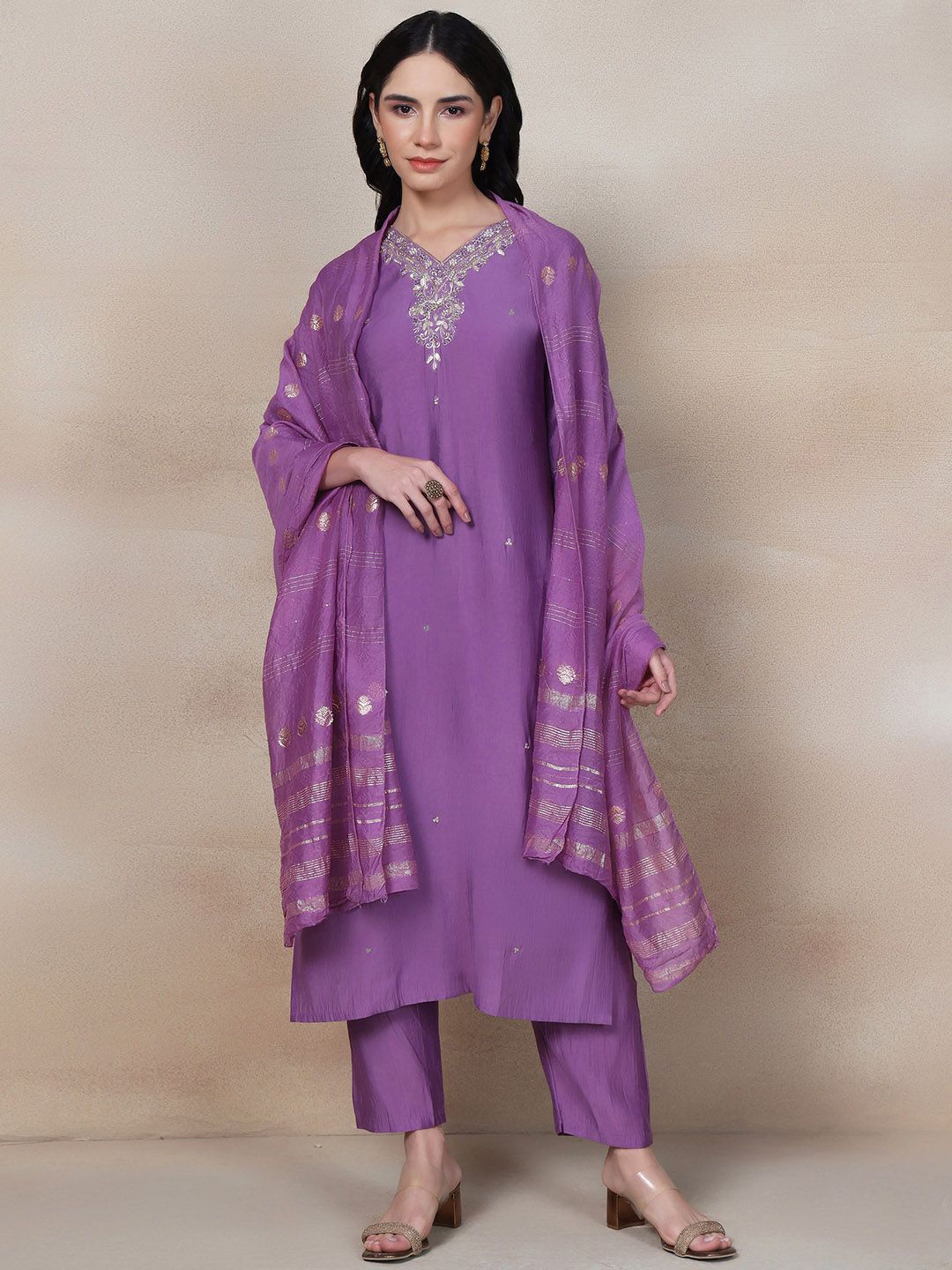 

Rang by Indya Women Ethnic Motifs Embroidered Regular Thread Work Kurta with Trousers & With Dupatta, Purple