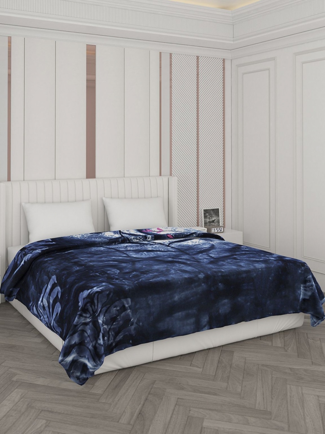 

Monte Carlo Blue & White Floral Printed Heavy Winter 1000 GSM Double Bed Blanket