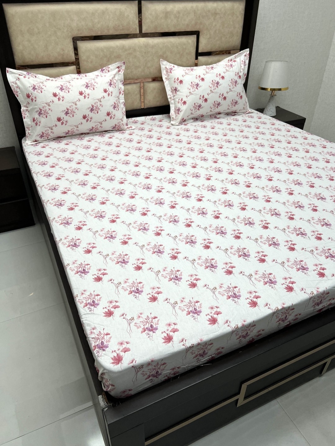 

Pure Decor White Floral 350 TC Cotton Super King Fitted Bedsheet With 2 Pillow Covers, Pink
