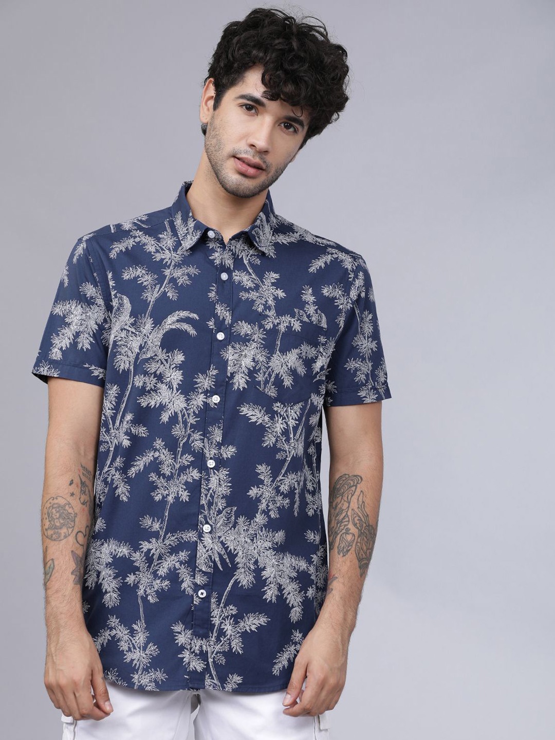 

HIGHLANDER Men Slim Fit Floral Opaque Printed Casual Shirt, Navy blue