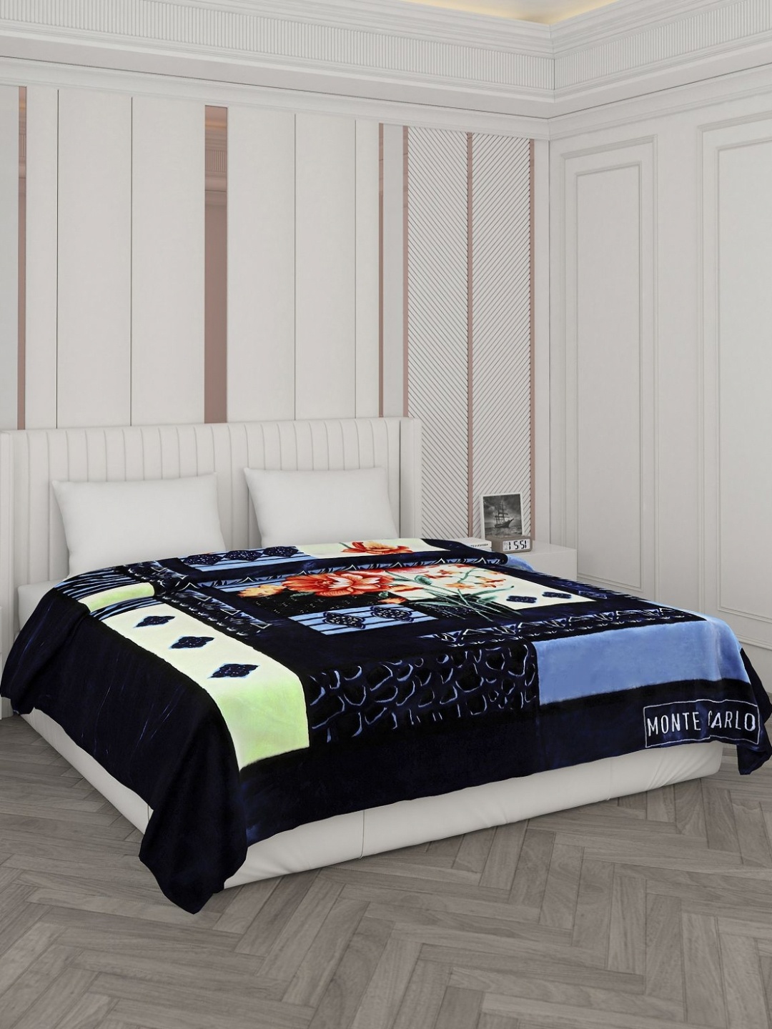 

Monte Carlo Black & Blue Floral Printed Heavy Winter 1000 GSM Double Bed Blankets