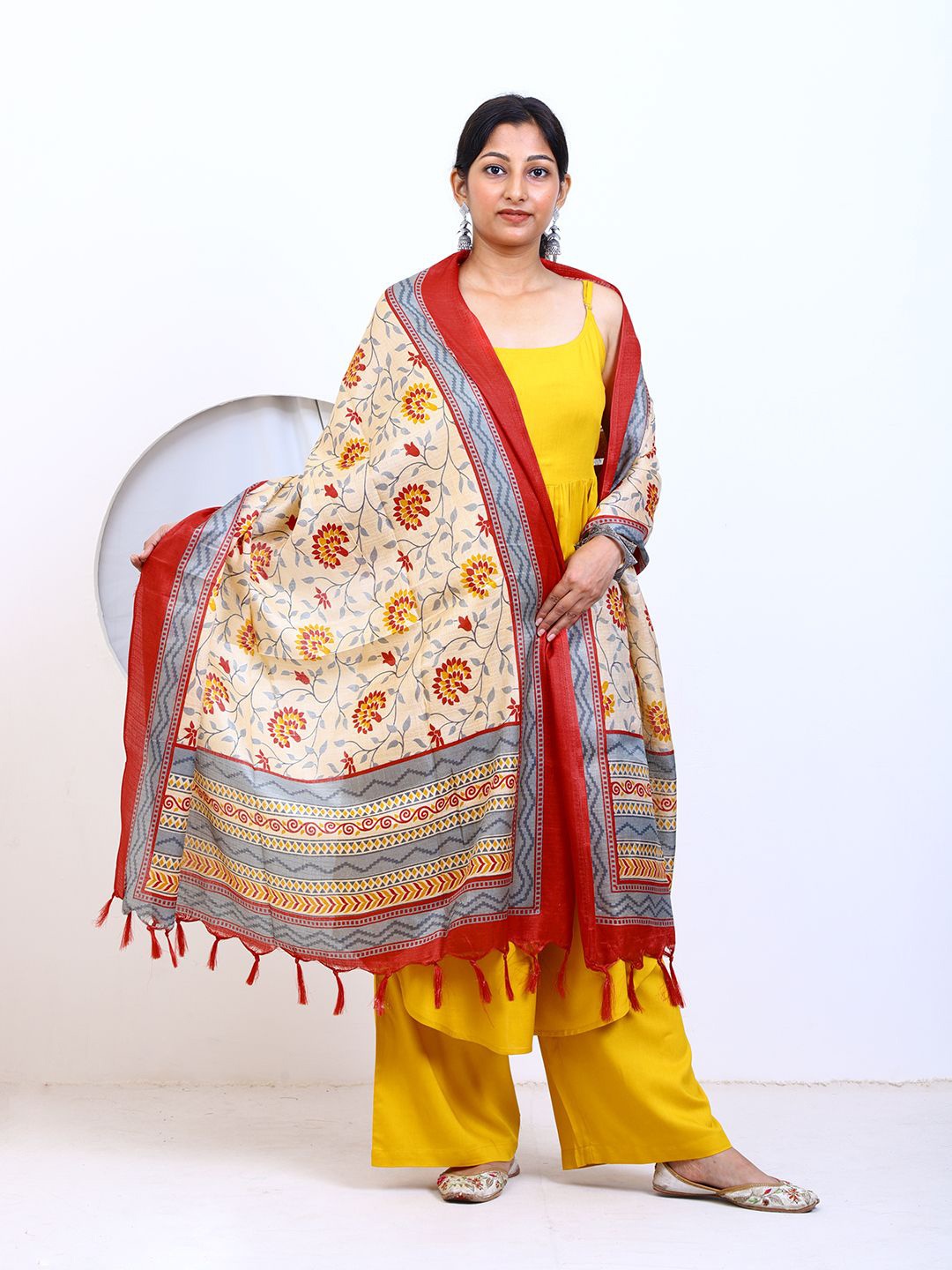 

DEEBACO Ethnic Motifs Printed Dupatta, White