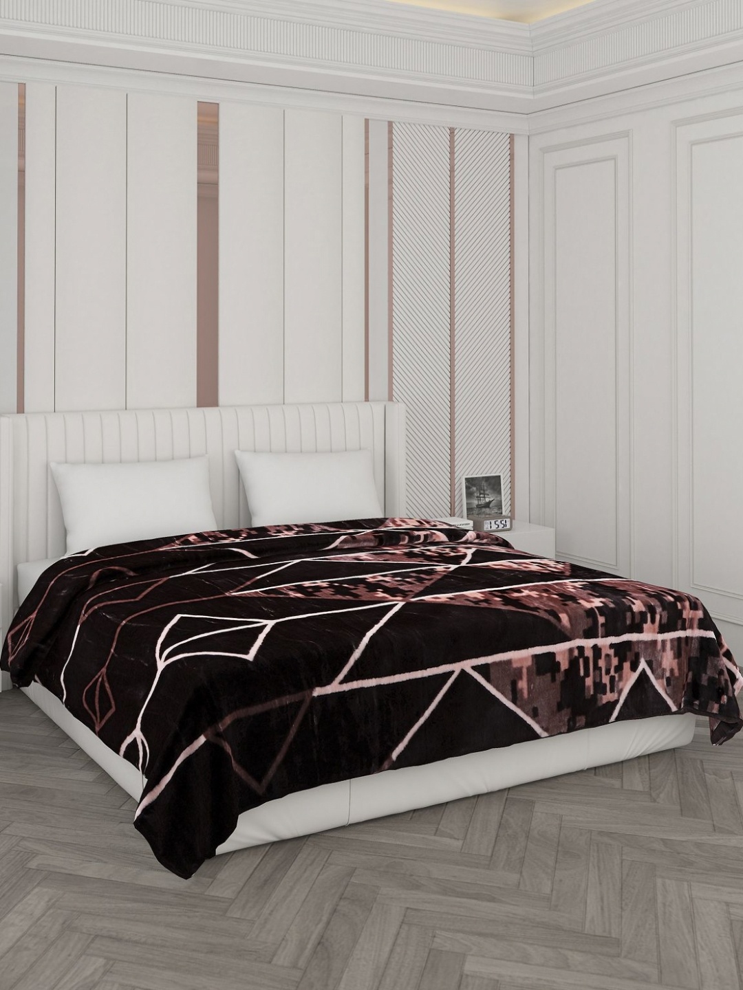 

Monte Carlo Brown & White Geometric Printed Mild Winter 850 GSM Double Bed Blanket