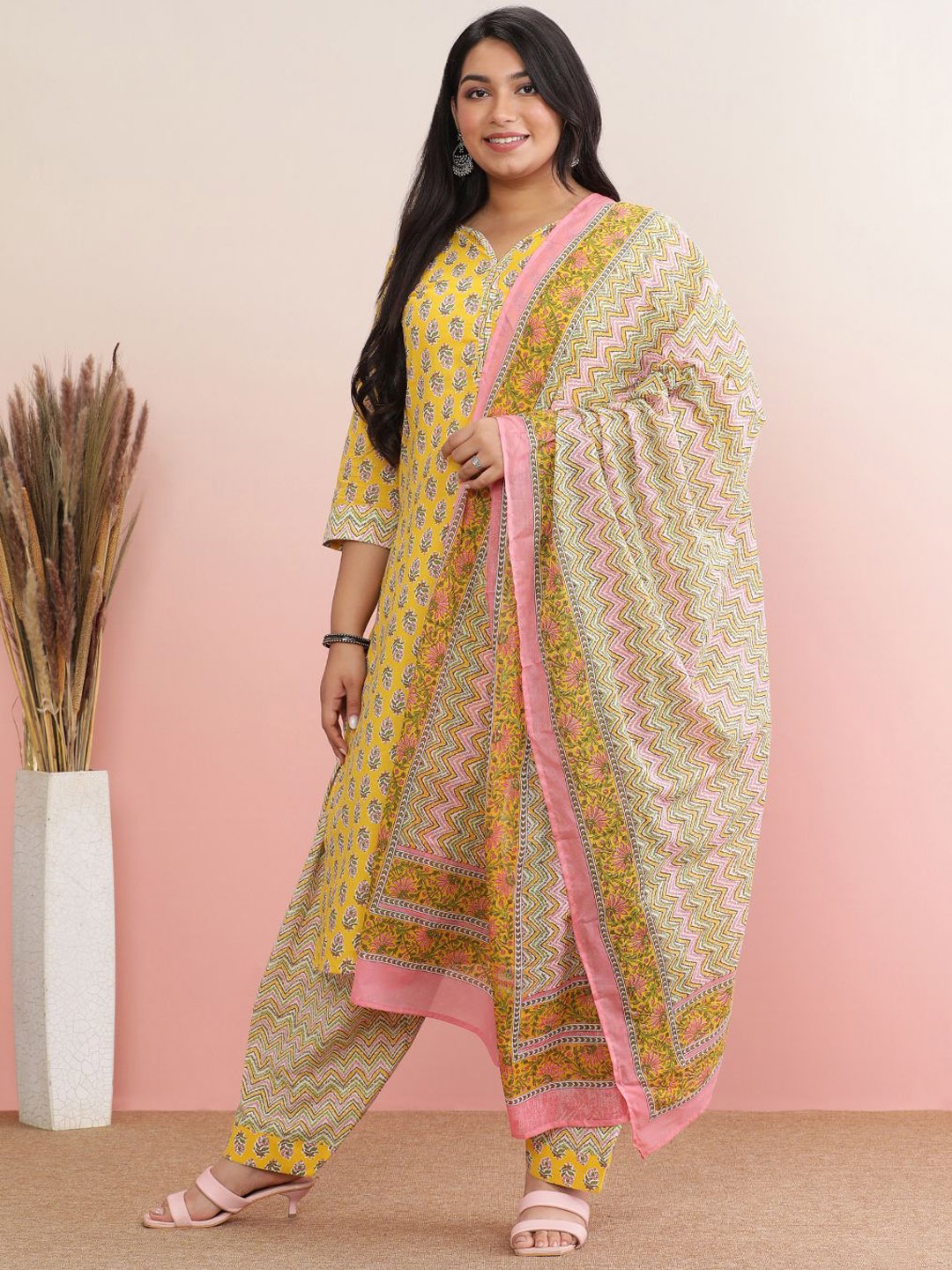 

anayna Plus Size Ethnic Motifs Printed Straight Pure Cotton Kurta with Trousers & Dupatta, Yellow