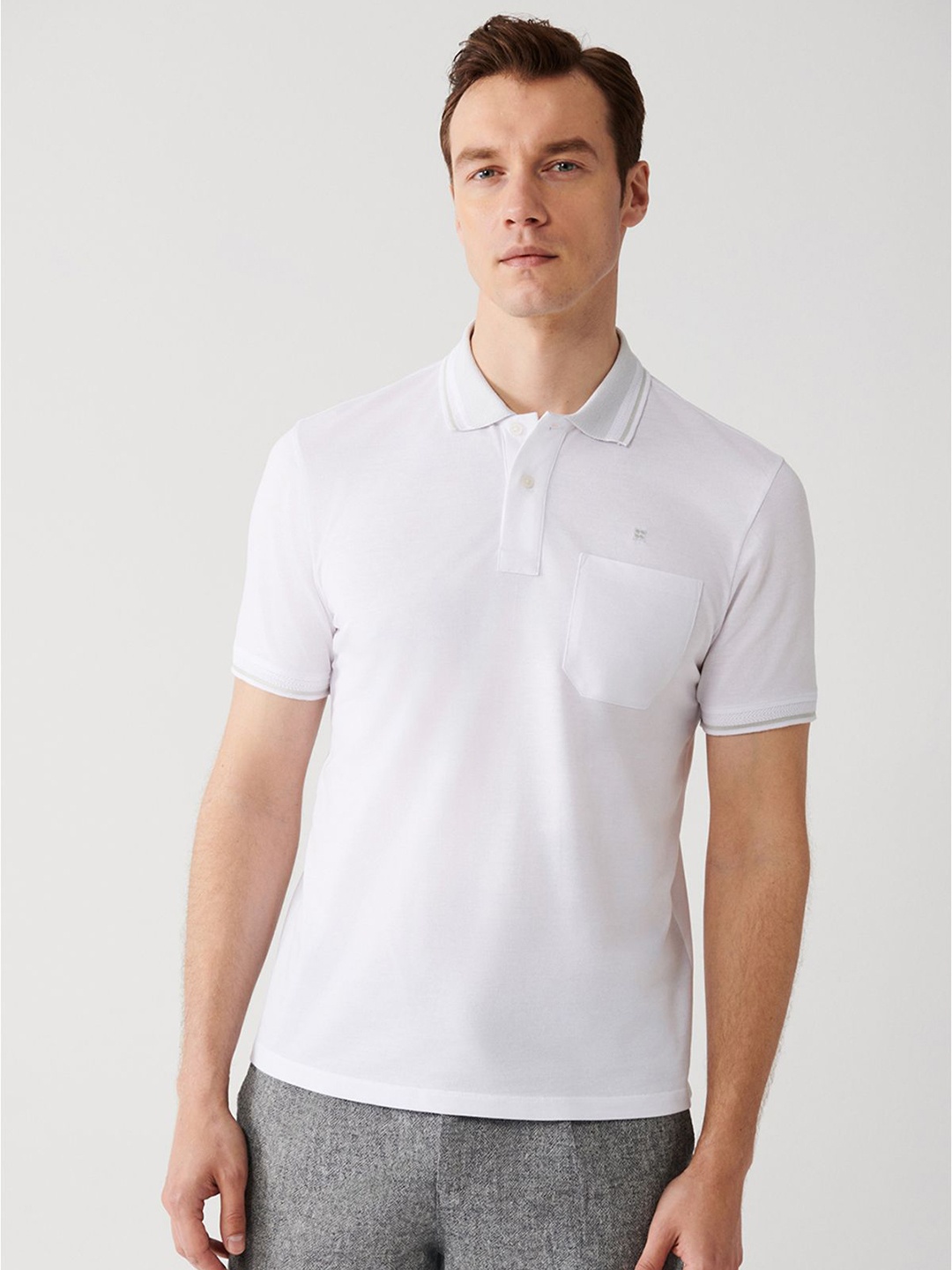 

AVVA Men Solid Polo Collar T-Shirt, White