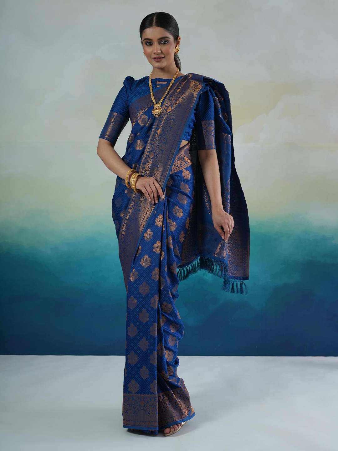 

Dori Woven Design Zari Silk Blend Banarasi Saree, Blue