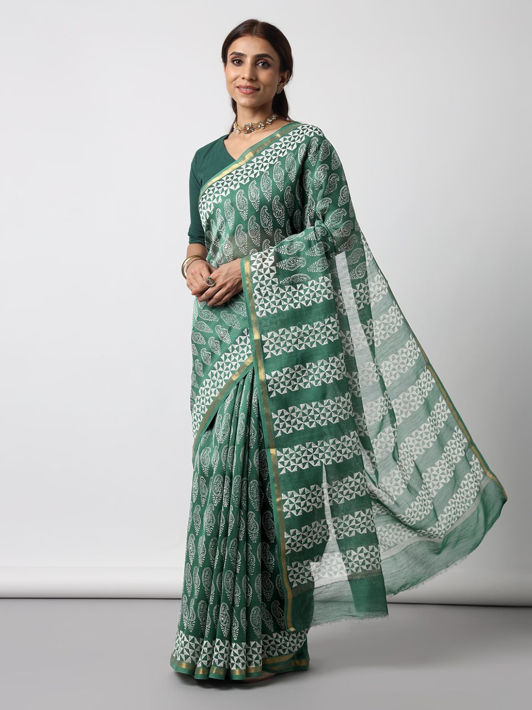 

Moora Paisley Zari Pure Cotton Bagru Saree, Green