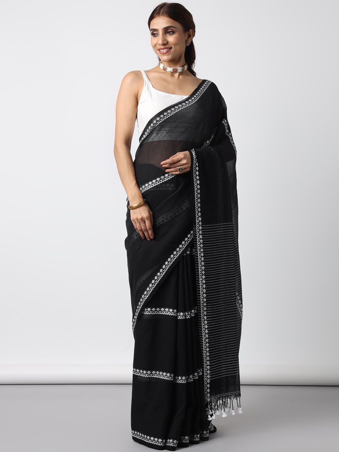 

Moora Woven Design Pure Cotton Saree, Black