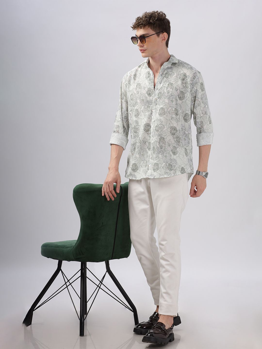 

Vestirio Men Relaxed Opaque Printed Casual Shirt, Green