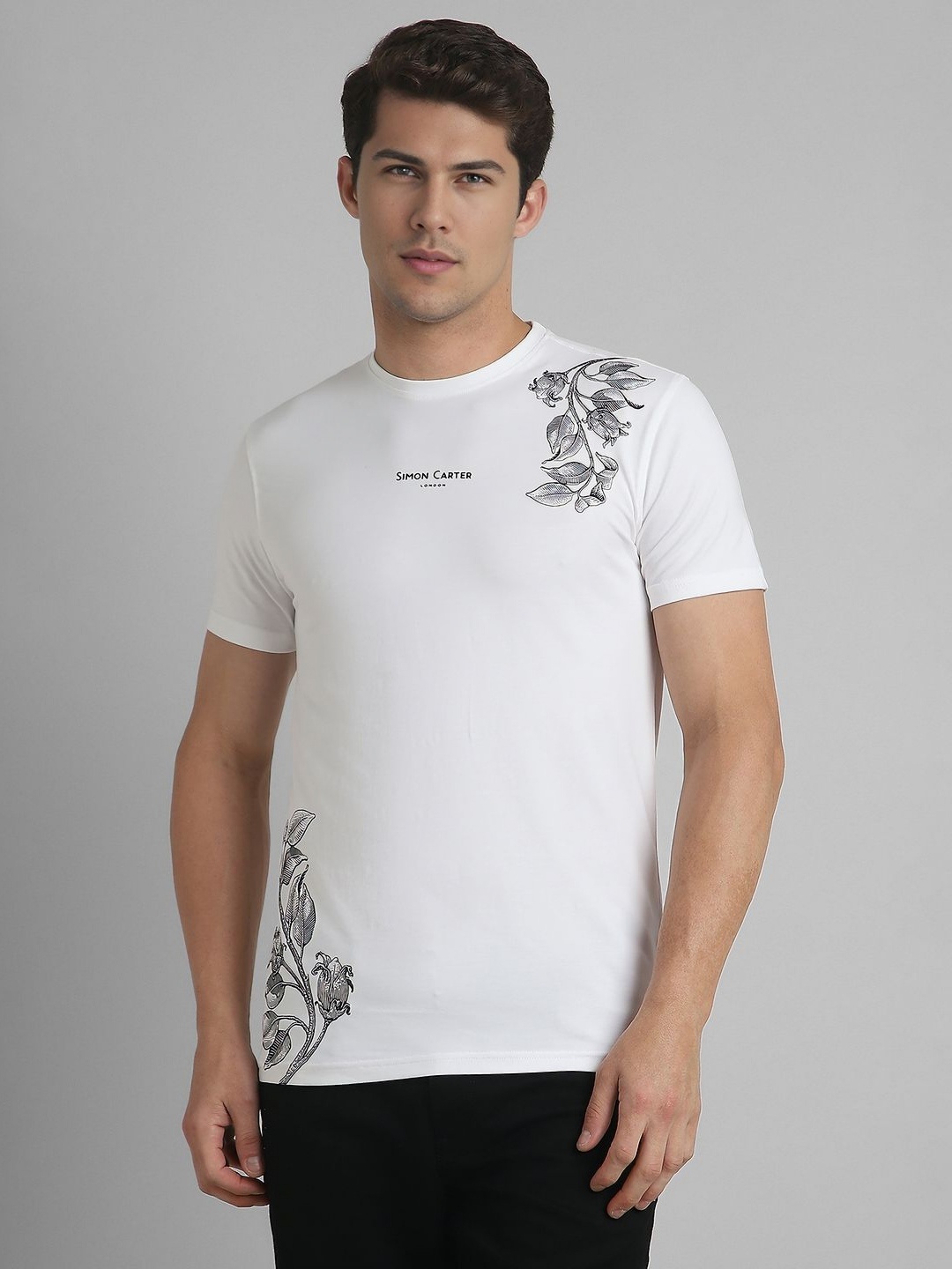 

SIMON CARTER LONDON Men Floral Printed Round Neck Cotton Slim Fit T-Shirt, White