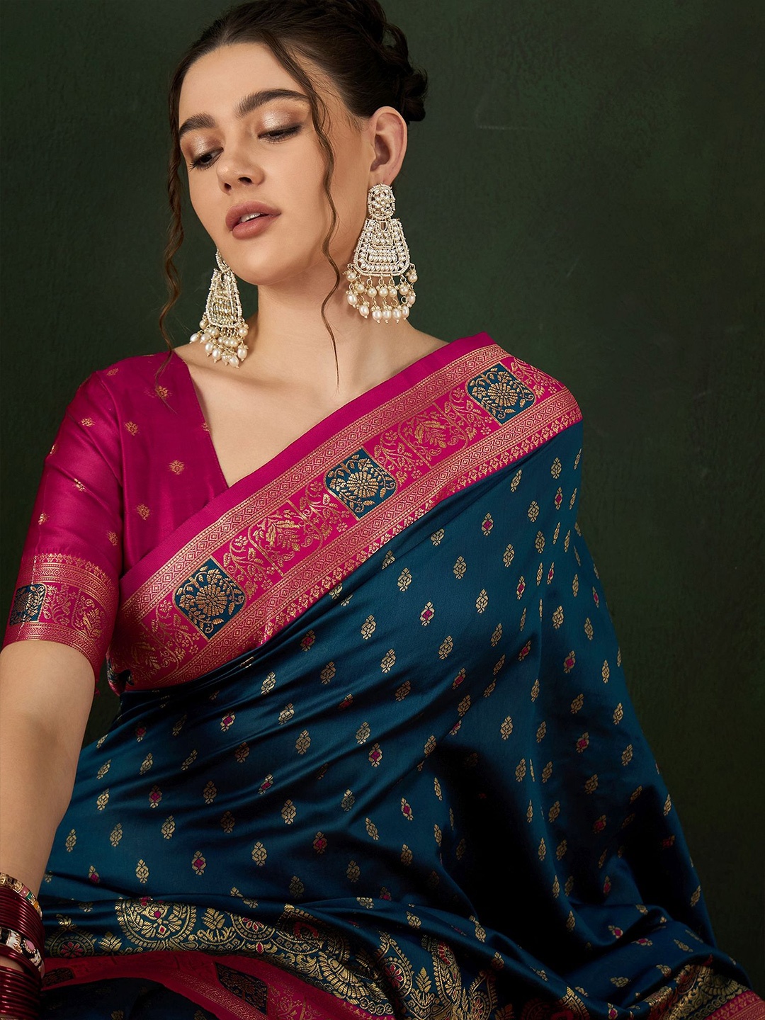 

Sangria Woven Design Saree With Blouse Piece, Blue