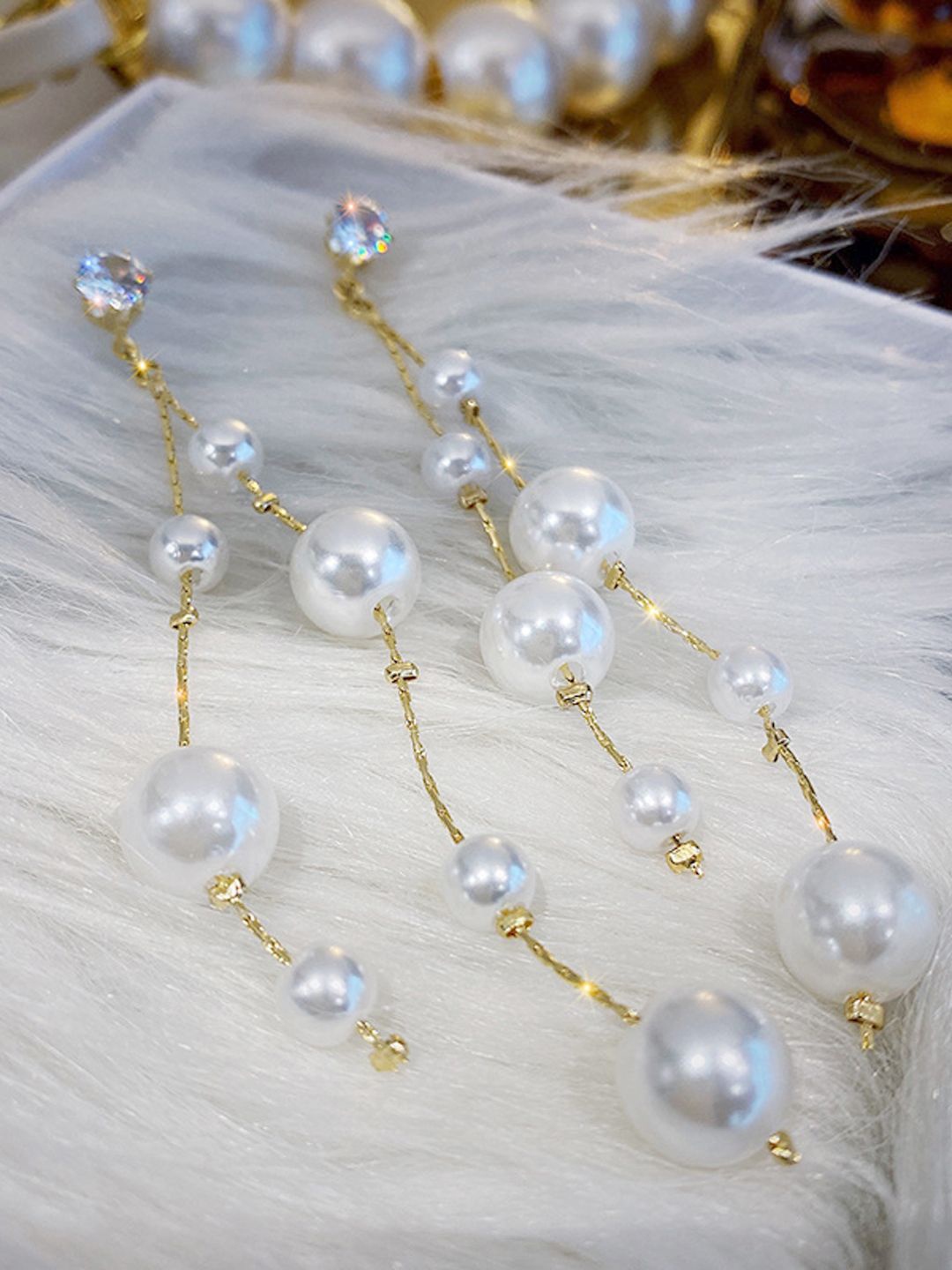 

KRENOZ Classic Drop Earrings, White