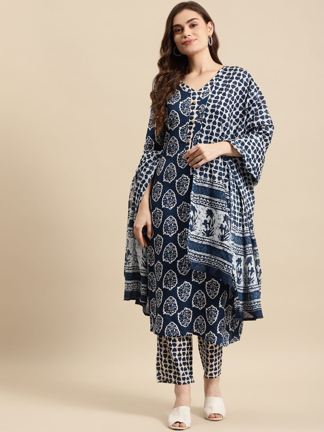 

IndigoFerry Women Floral Printed Regular Kurta with Trousers & With Dupatta, Blue