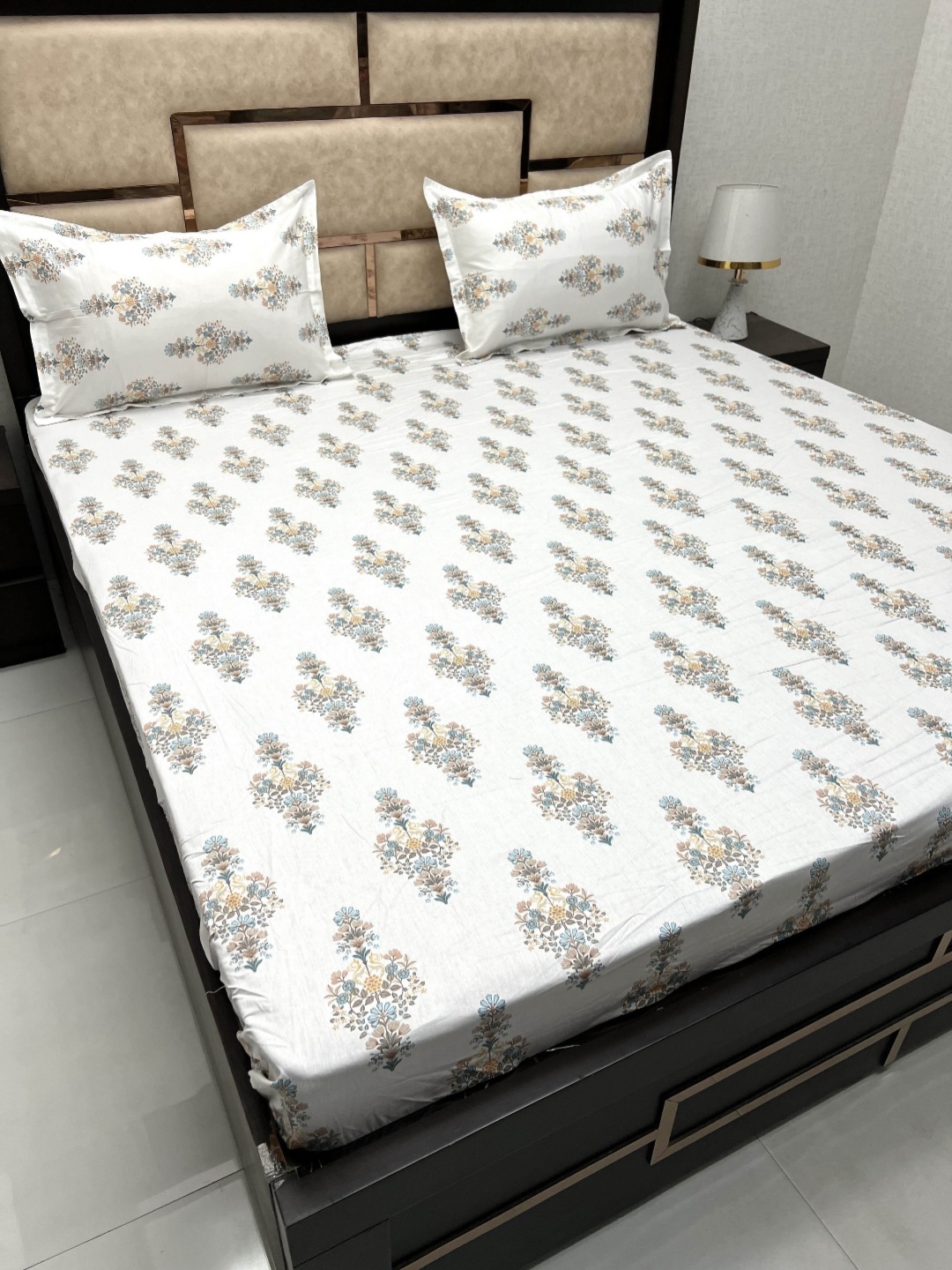 

Pure Decor White Floral 350 TC Pure Cotton Fitted King Bedsheet With 2 Pillow Covers