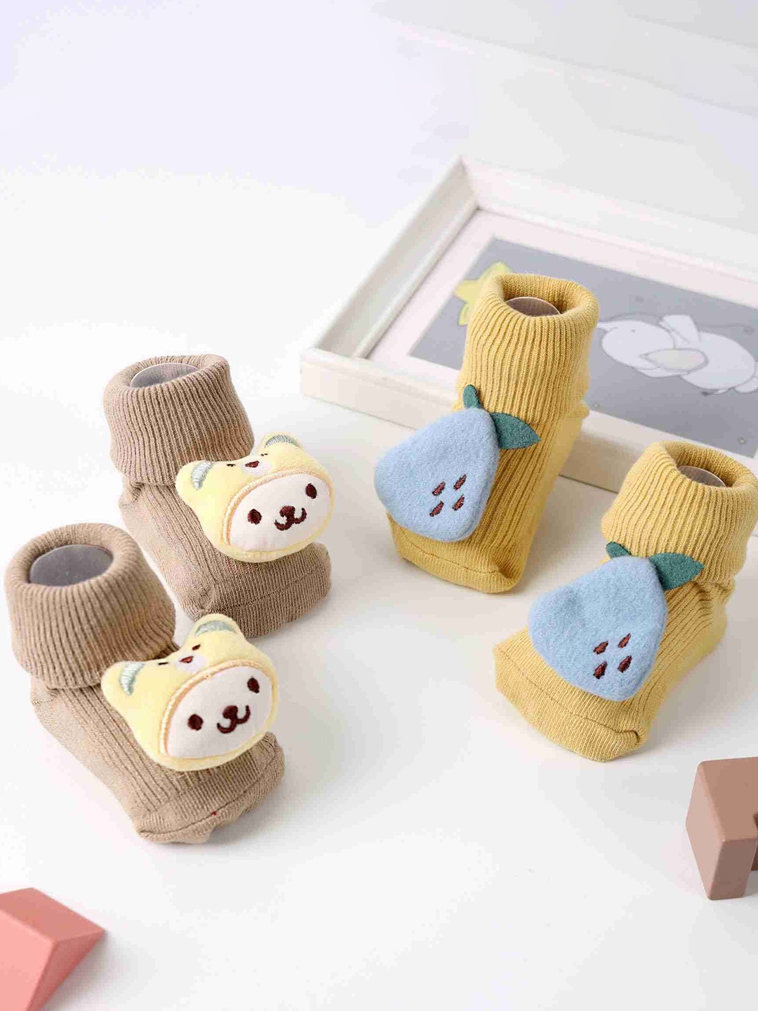 

KICKS & CRAWL Infants Pack Of 2 Self Design Ankle-Length Socks, Yellow