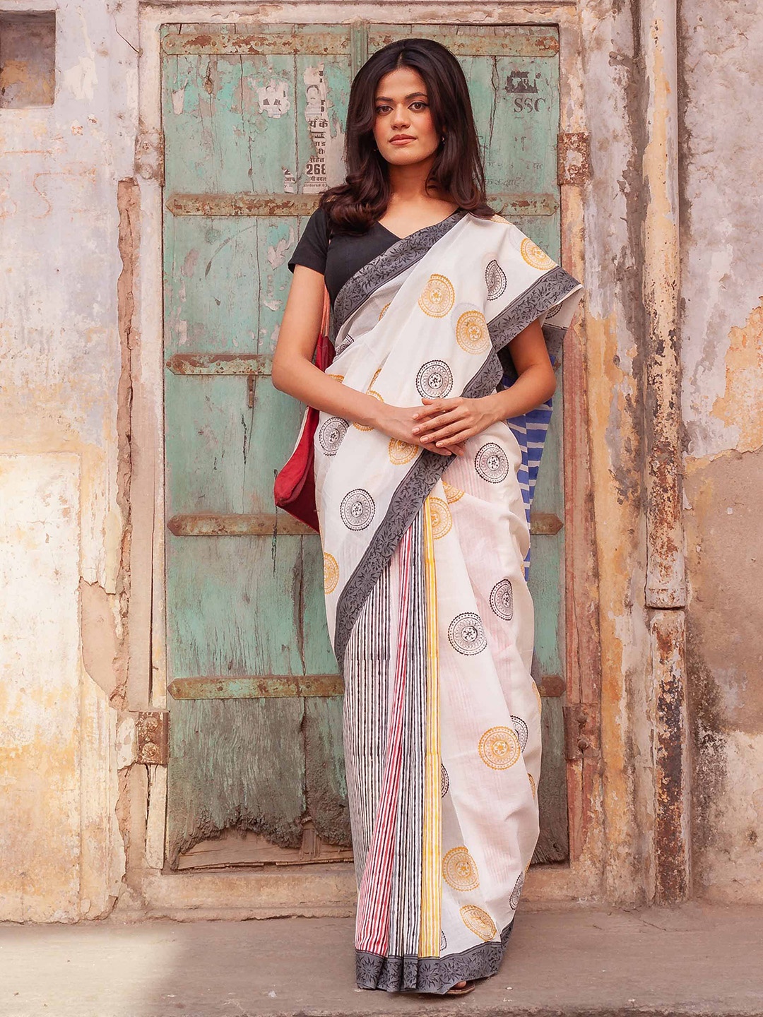 

Moora Ethnic Motifs Pure Cotton Bagru Saree, White